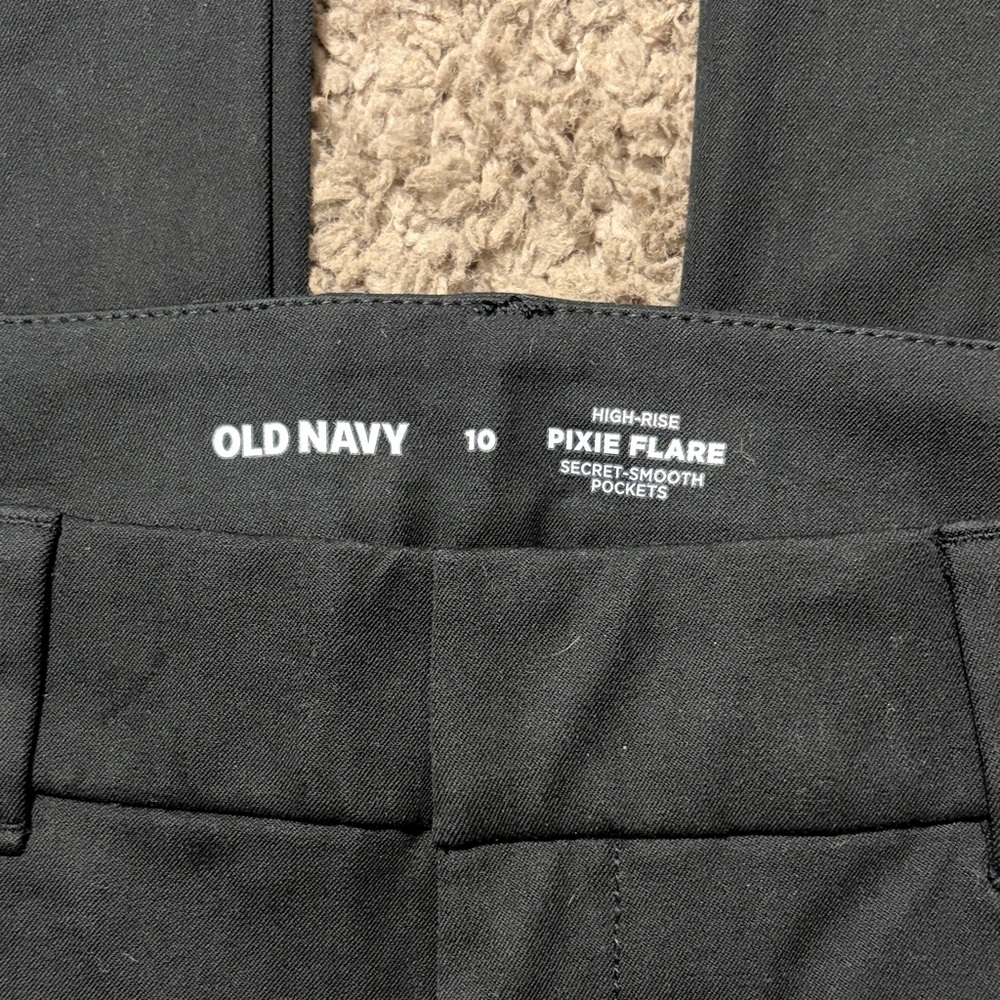 Old Navy Black Pixie Flare Pants - Picture 2 of 4
